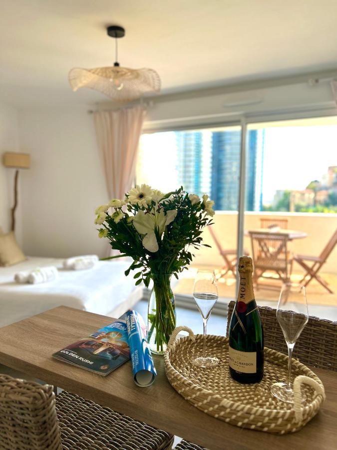Luxueux Studio Neuf - Frontiere Monaco - Piscine - Parking Prive Exteriör bild
